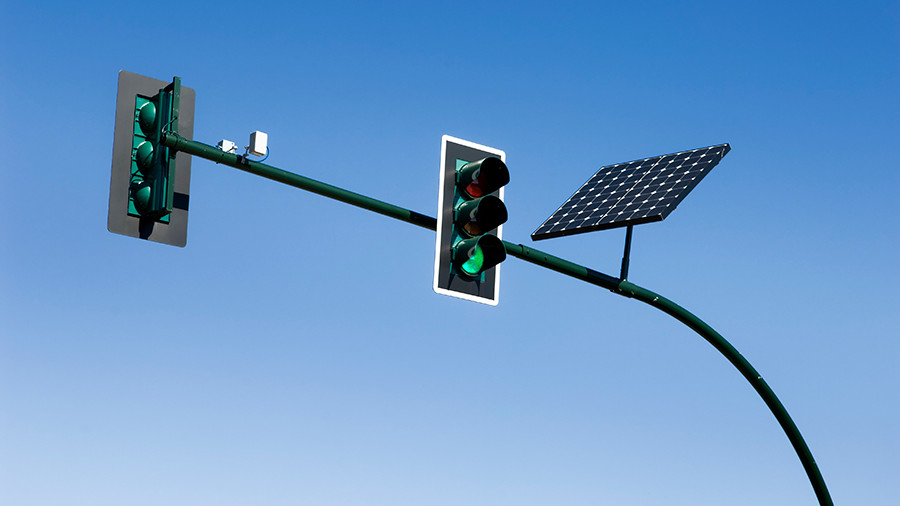 Автономные светофоры на солнечных батареях