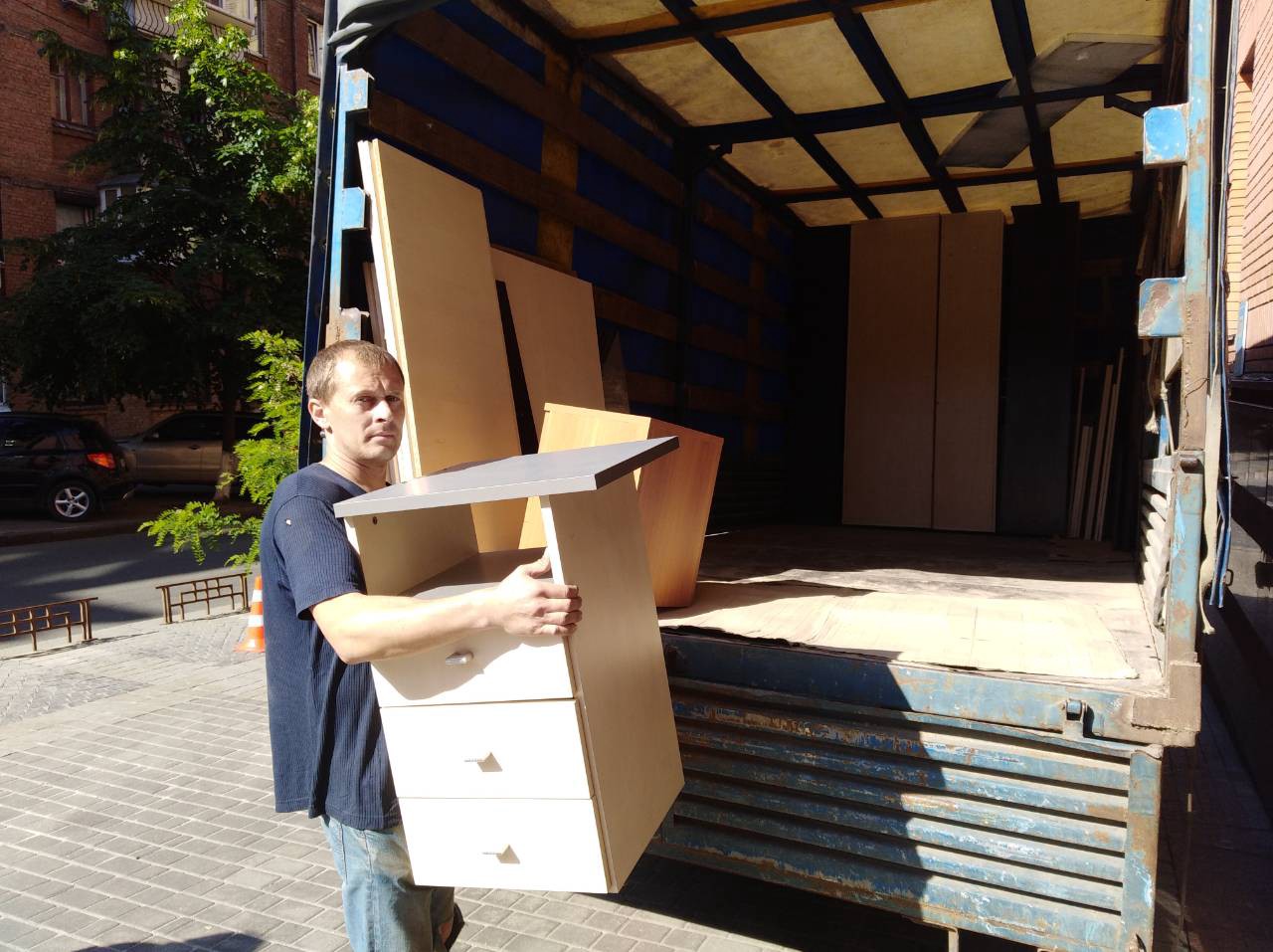 Грузовая перевозка мебели