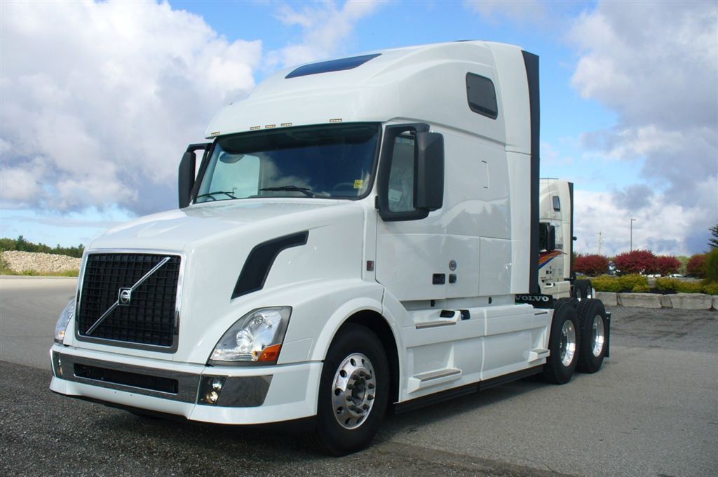 тягач Volvo VNL 670