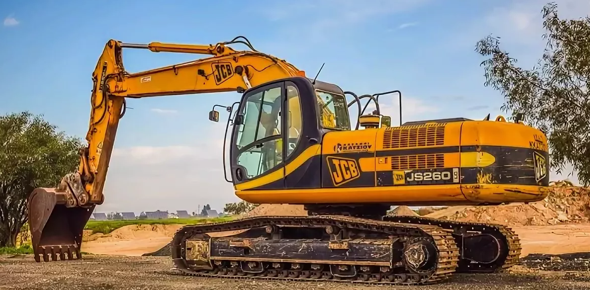 Гусеничный экскаватор JCB JS260