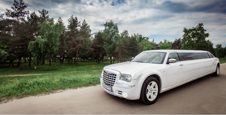 Тема для бизнеса - аренда лимузина
