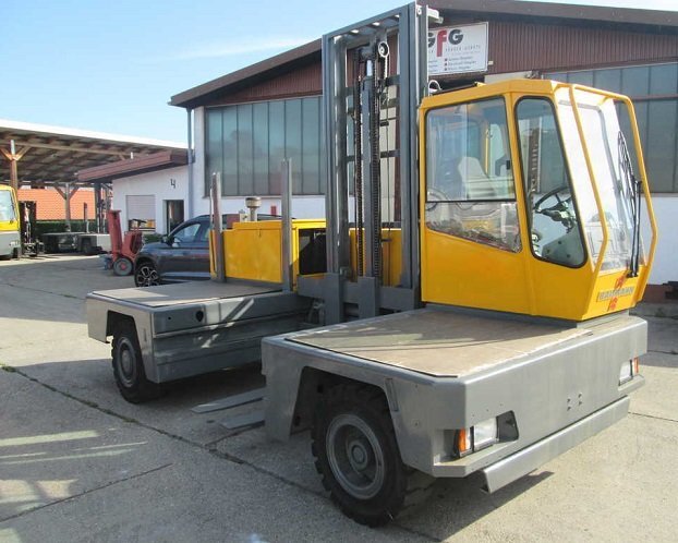 Боковые погрузчики Baumann