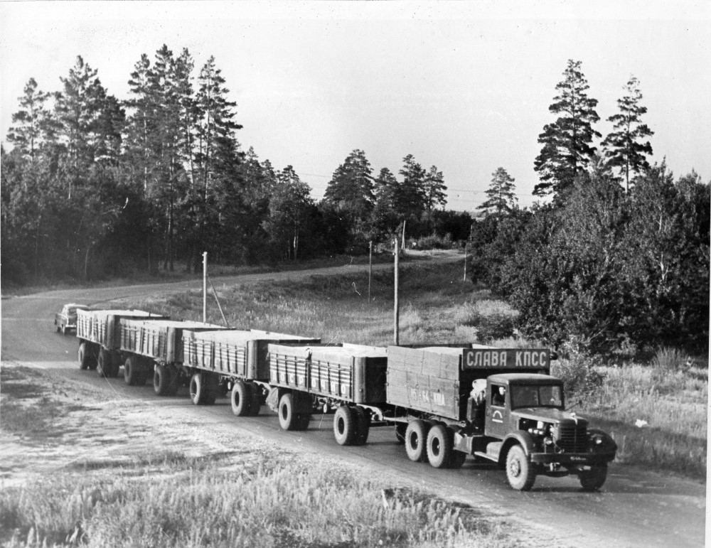 ЯАЗ-210, послевоенный трехосник