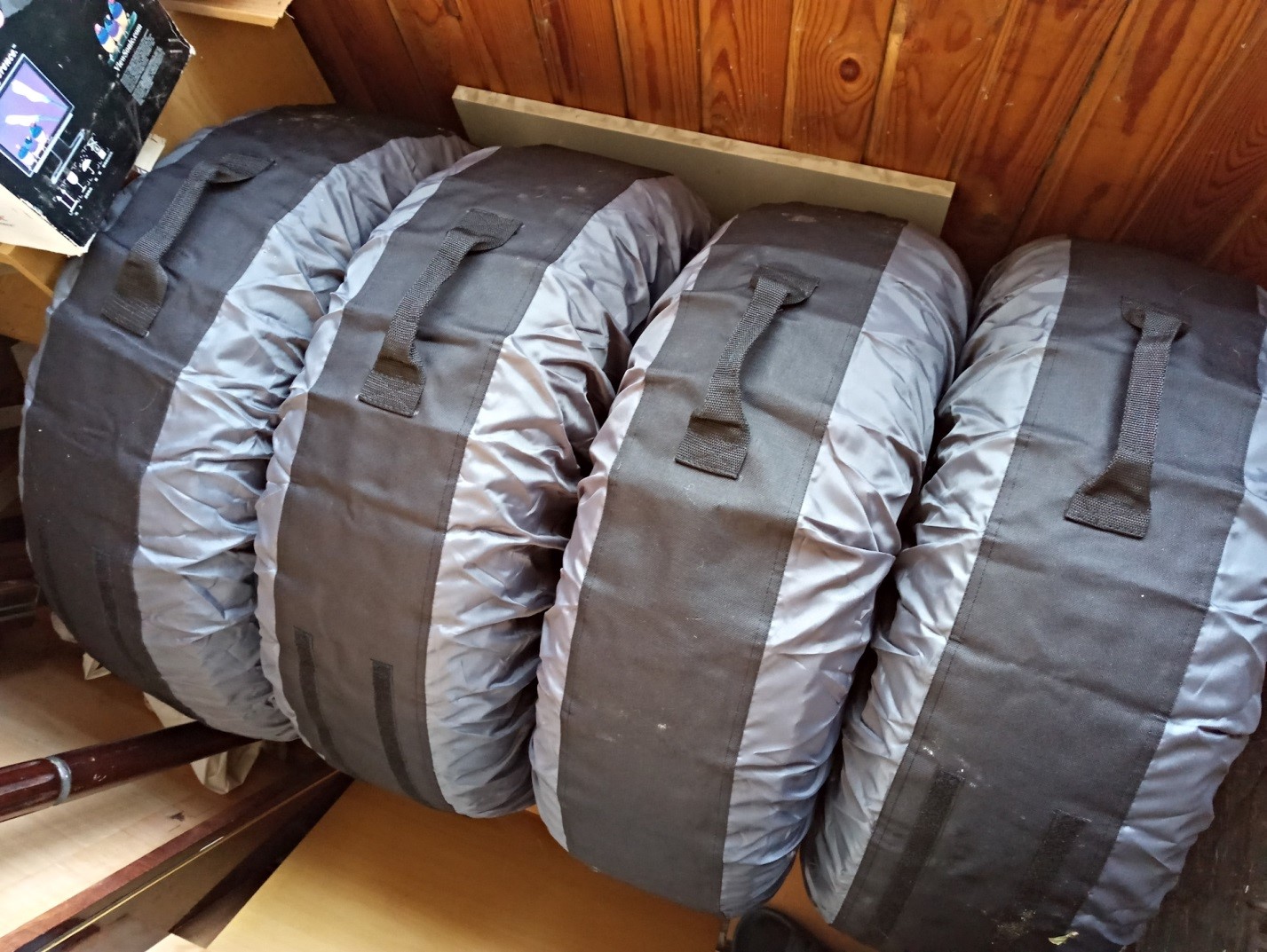 Хранение грузовых шин 