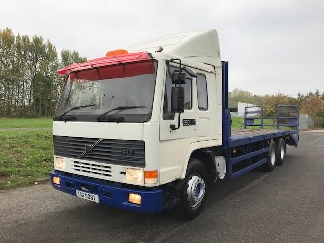 Грузовик Volvo FL7