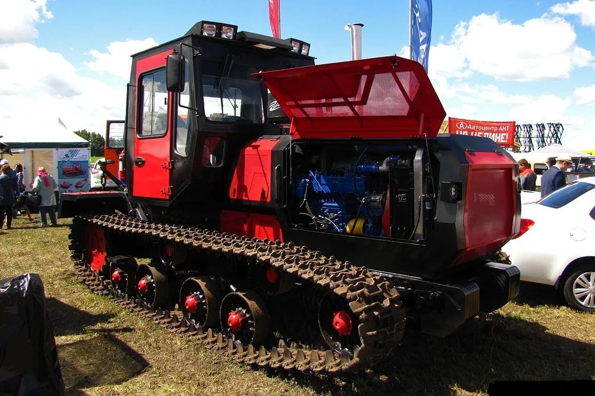Гусеничный трактор ТЛС-5 Барнаулец