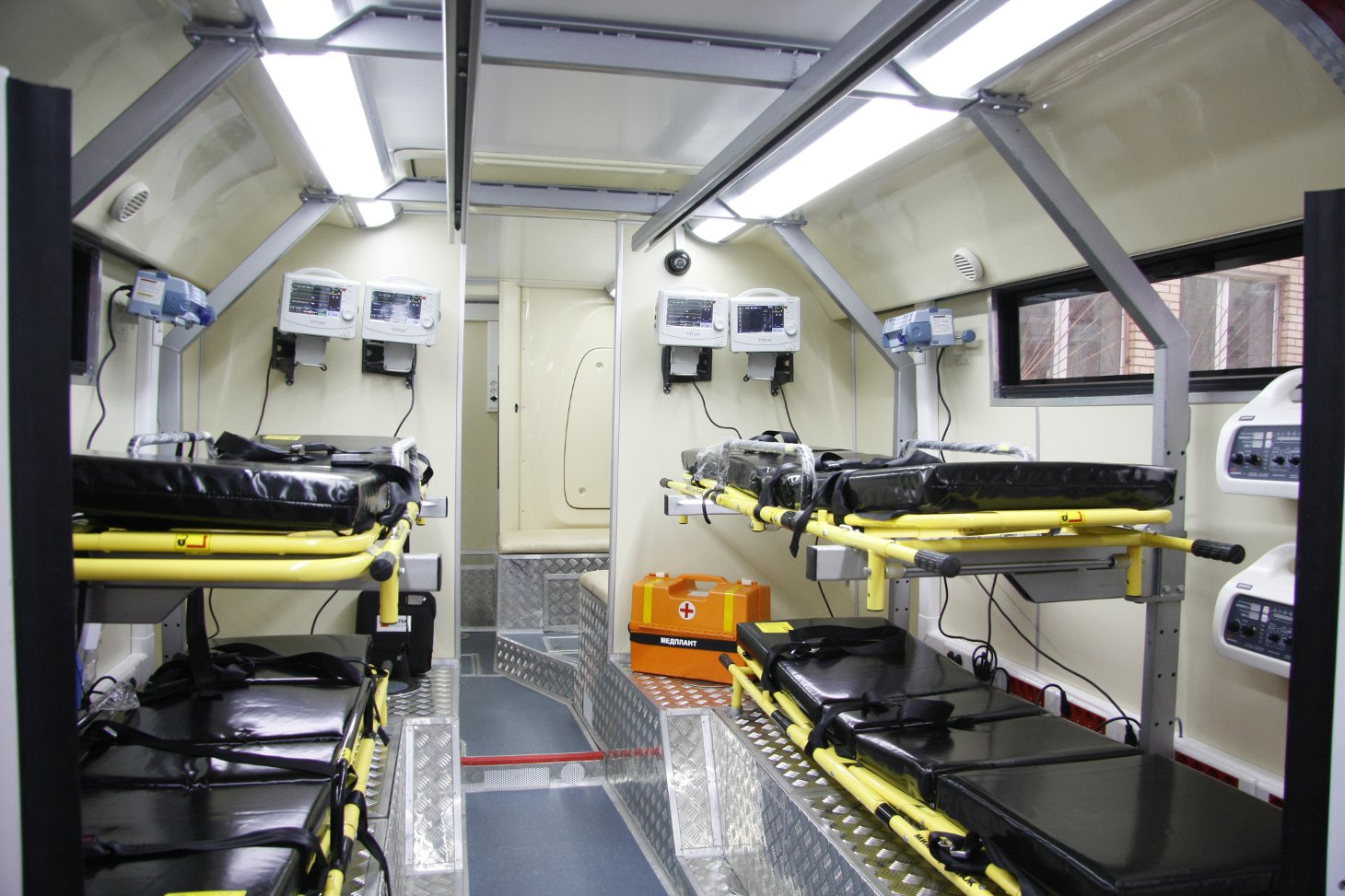 Передвижной медицинский операционный комплекс