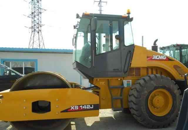 виброкаток XCMG XS142J