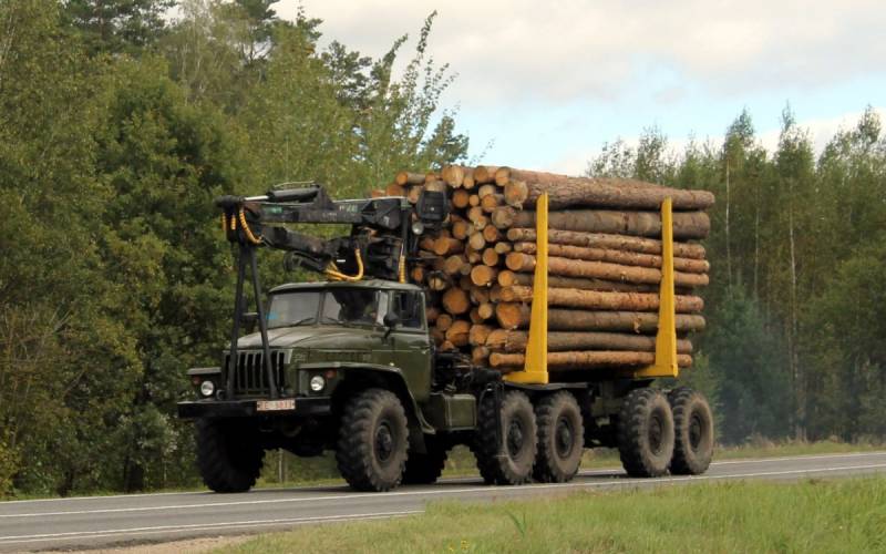 Лесовоз Урал-4320 с манипулятором