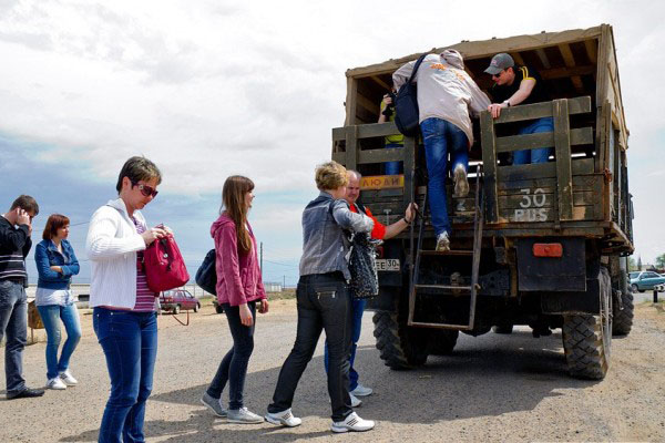 Перевозка людей в кузове