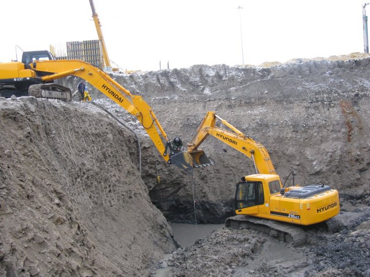 Экскаватор Hyundai HX220