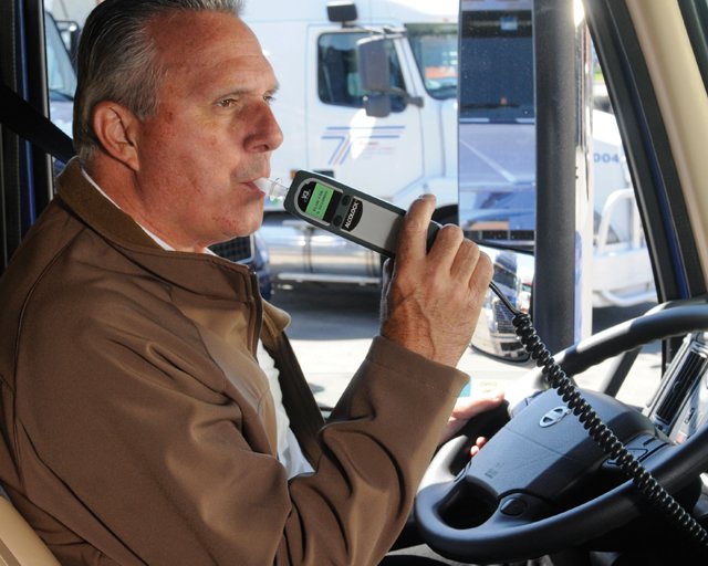 Алкозамок на грузовой автомобиль