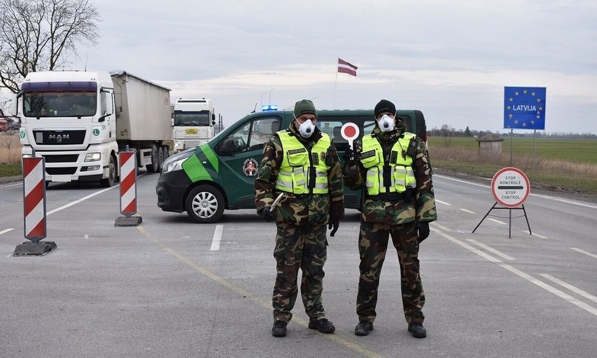 Латвия, Эстония и Литва ограничат передвижение