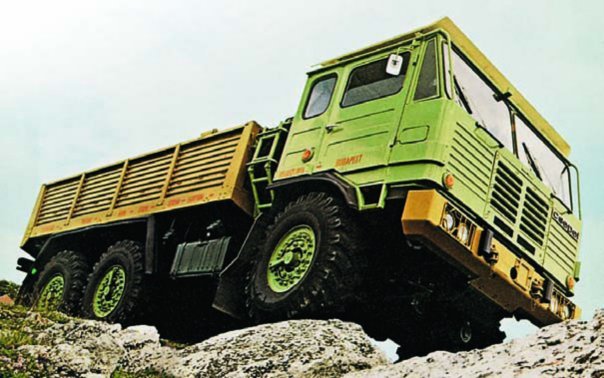 Армейский грузовик Csepel D566