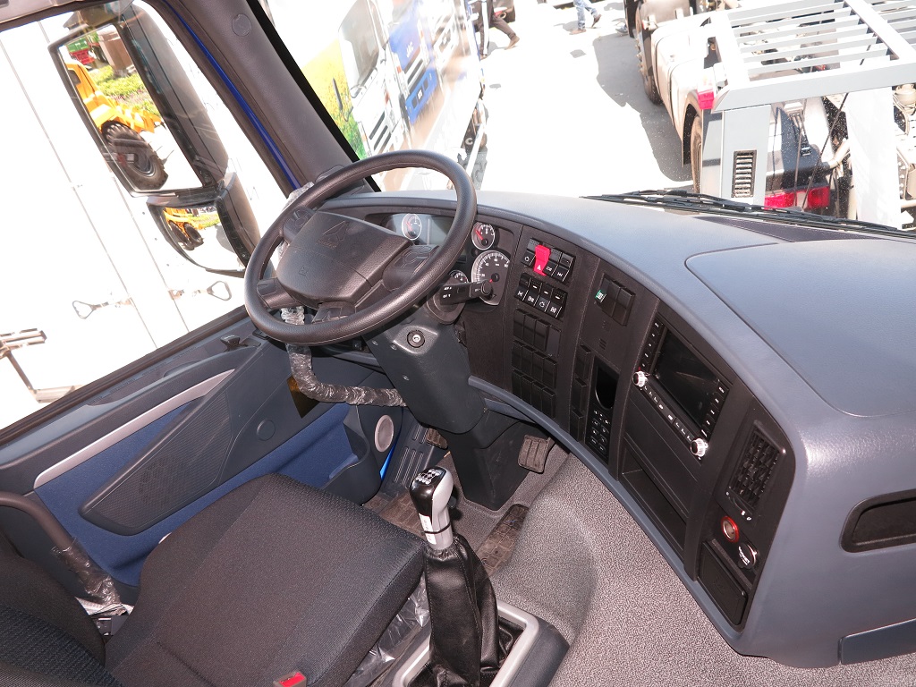 самосвал  Sitrak C7H 8х4