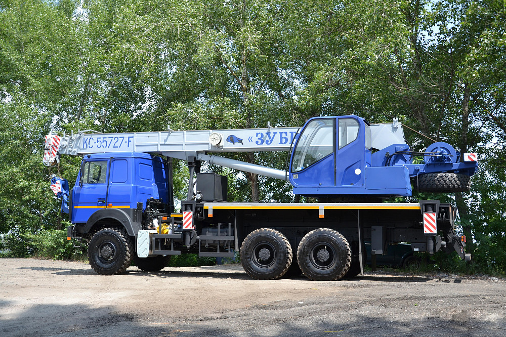 Полноприводный автокран МАЗ