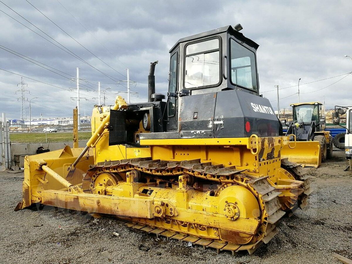 Гусеничный бульдозер Shantui SD22