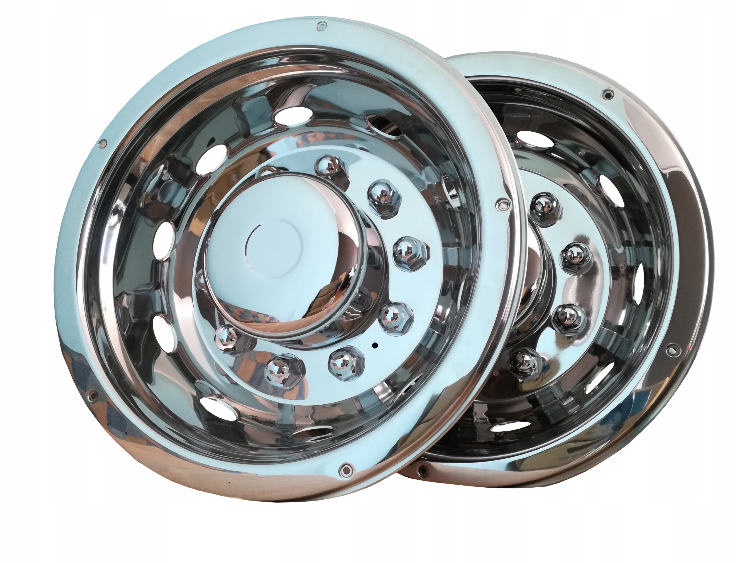 Колпаки на колеса для грузовиков