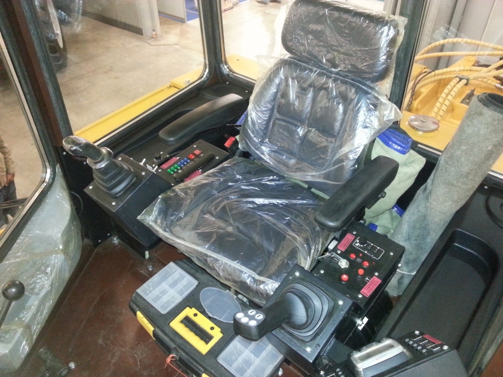 Бульдозер ДЭТ-400Б1