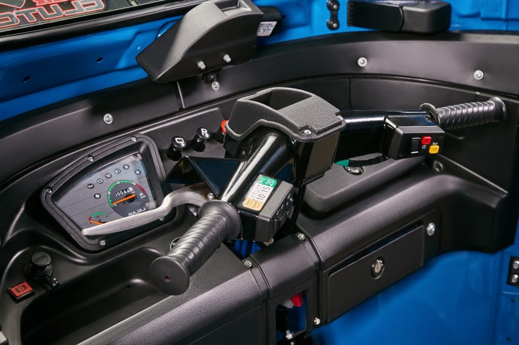 Трицикл Bajaj Maxima C