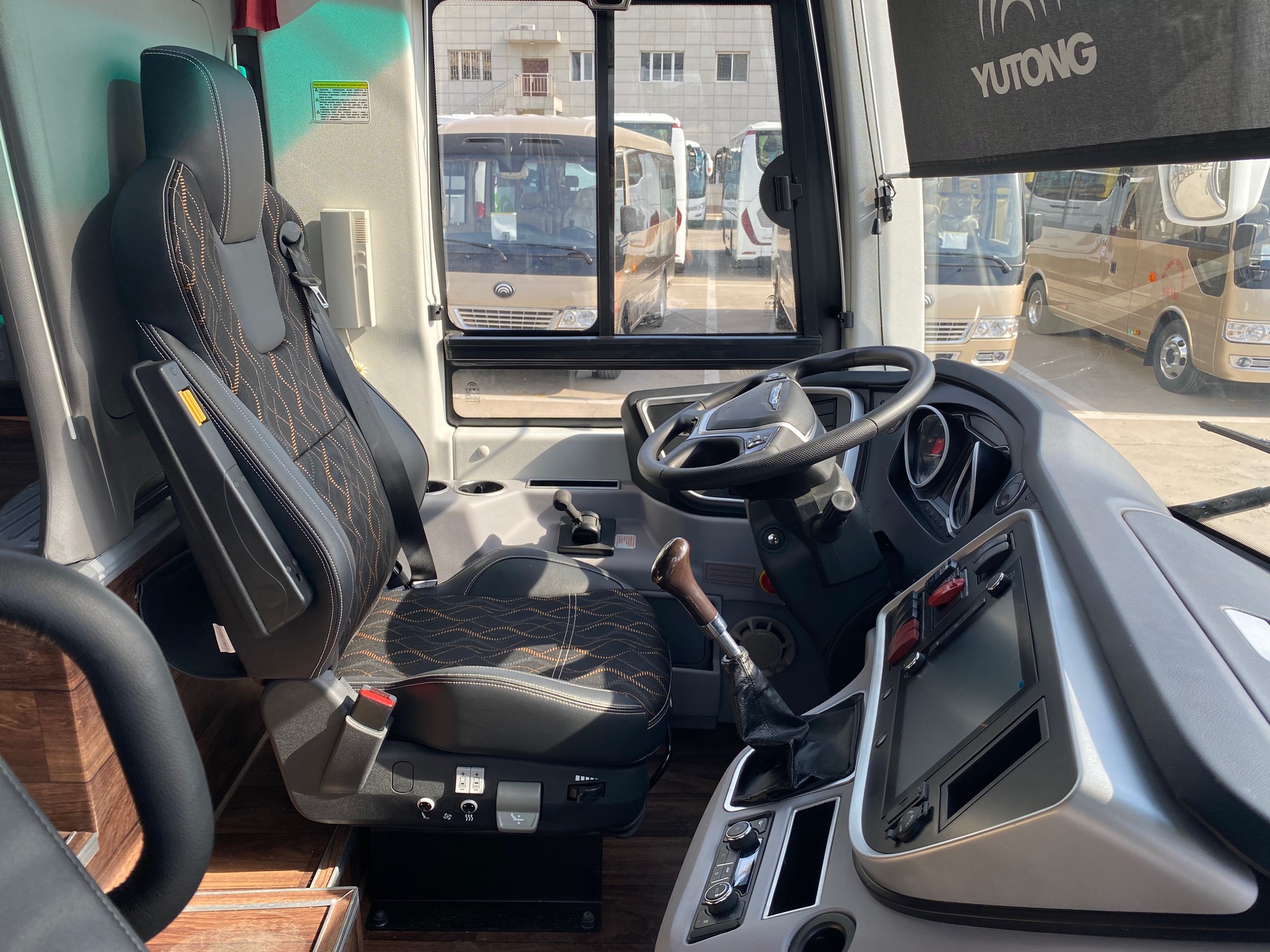  Автобусы Yutong