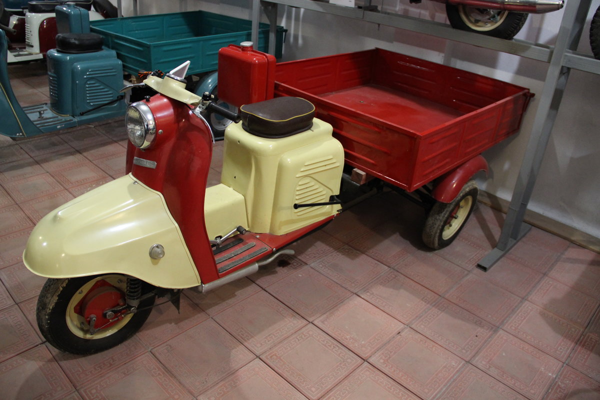 Грузовой мотороллер Муравей