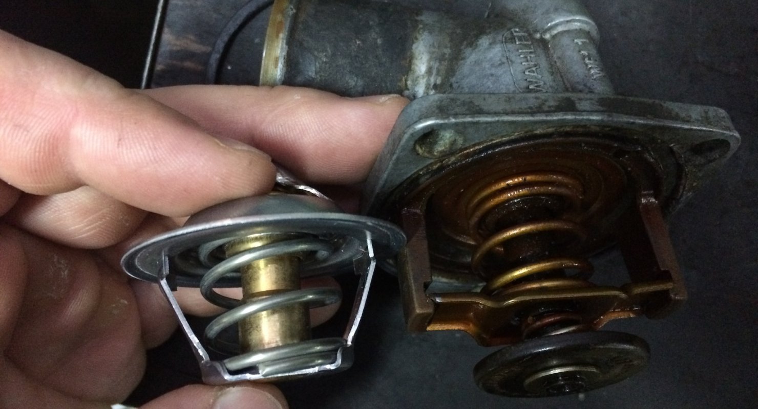 Автомобильный термостат