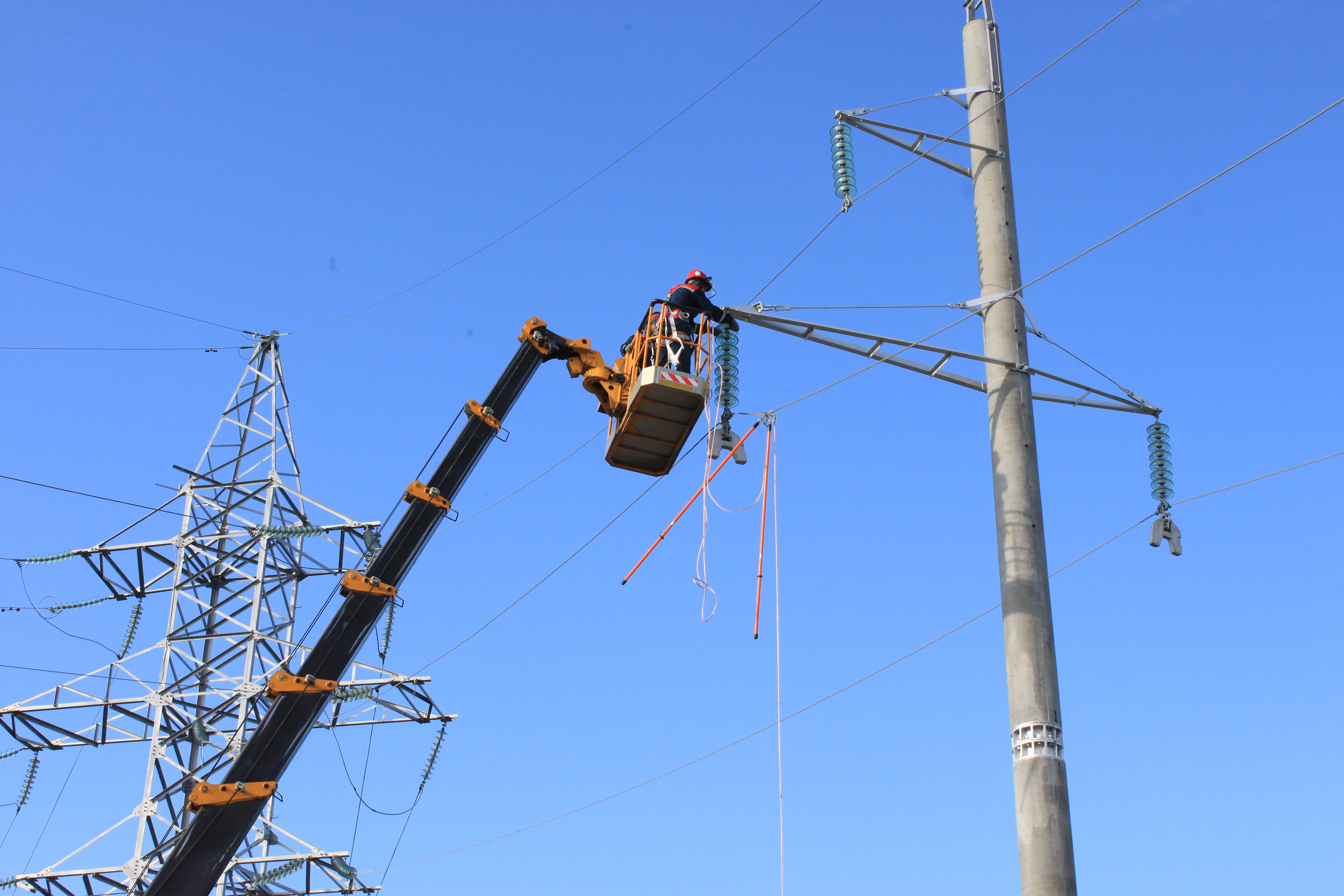 обслуживании ЛЭП