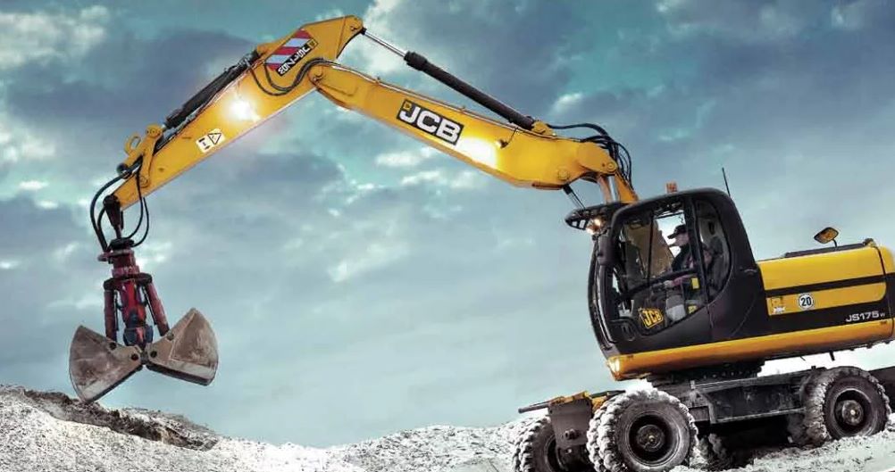 Экскаватор с прямой и обратной лопатой