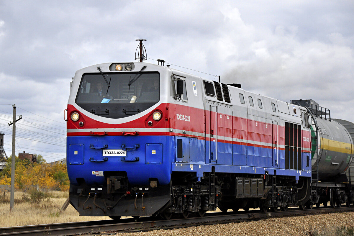Тепловоз ТЭ33А из Казахстана