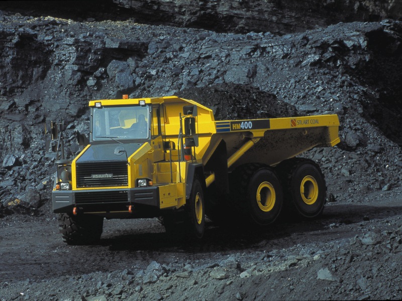 Шарнирно-сочлененный самосвал Komatsu HM400-3