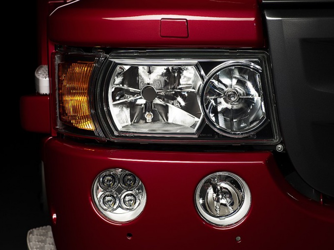 Ксеноновые фары на грузовиках