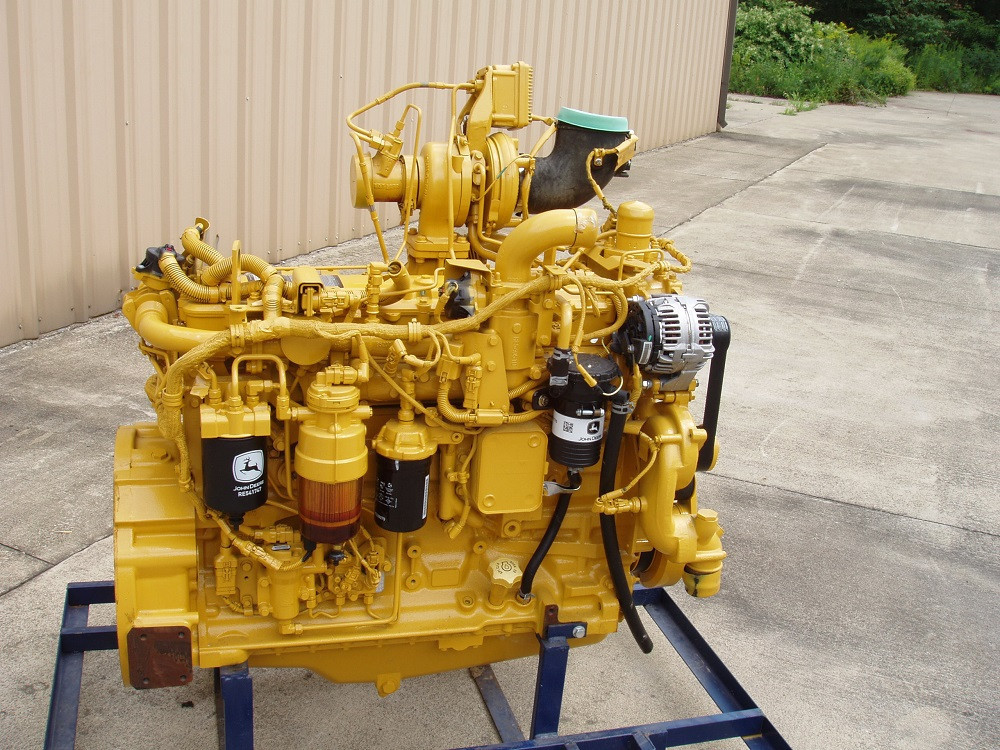 Экскаватор-погрузчик John Deere 325K дигатель