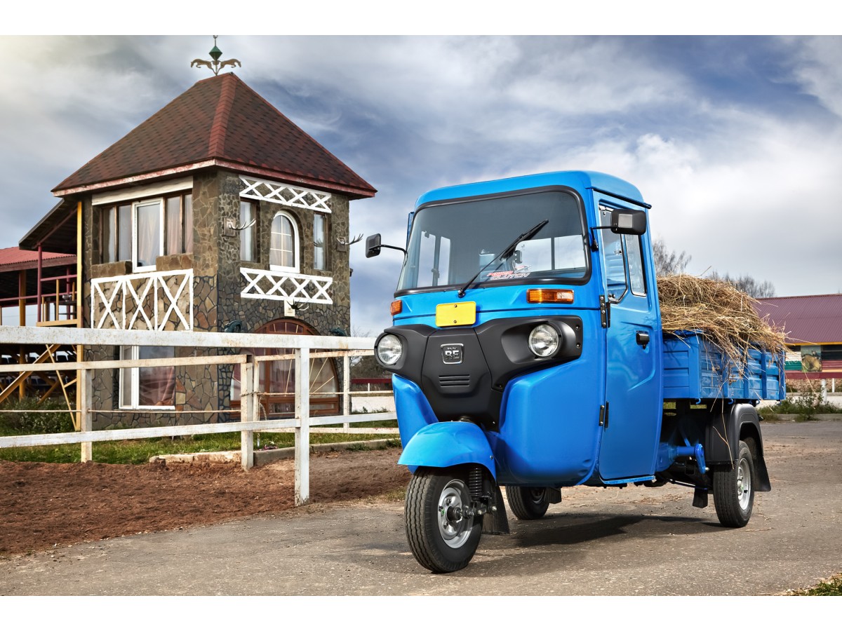 Трицикл Bajaj Maxima C