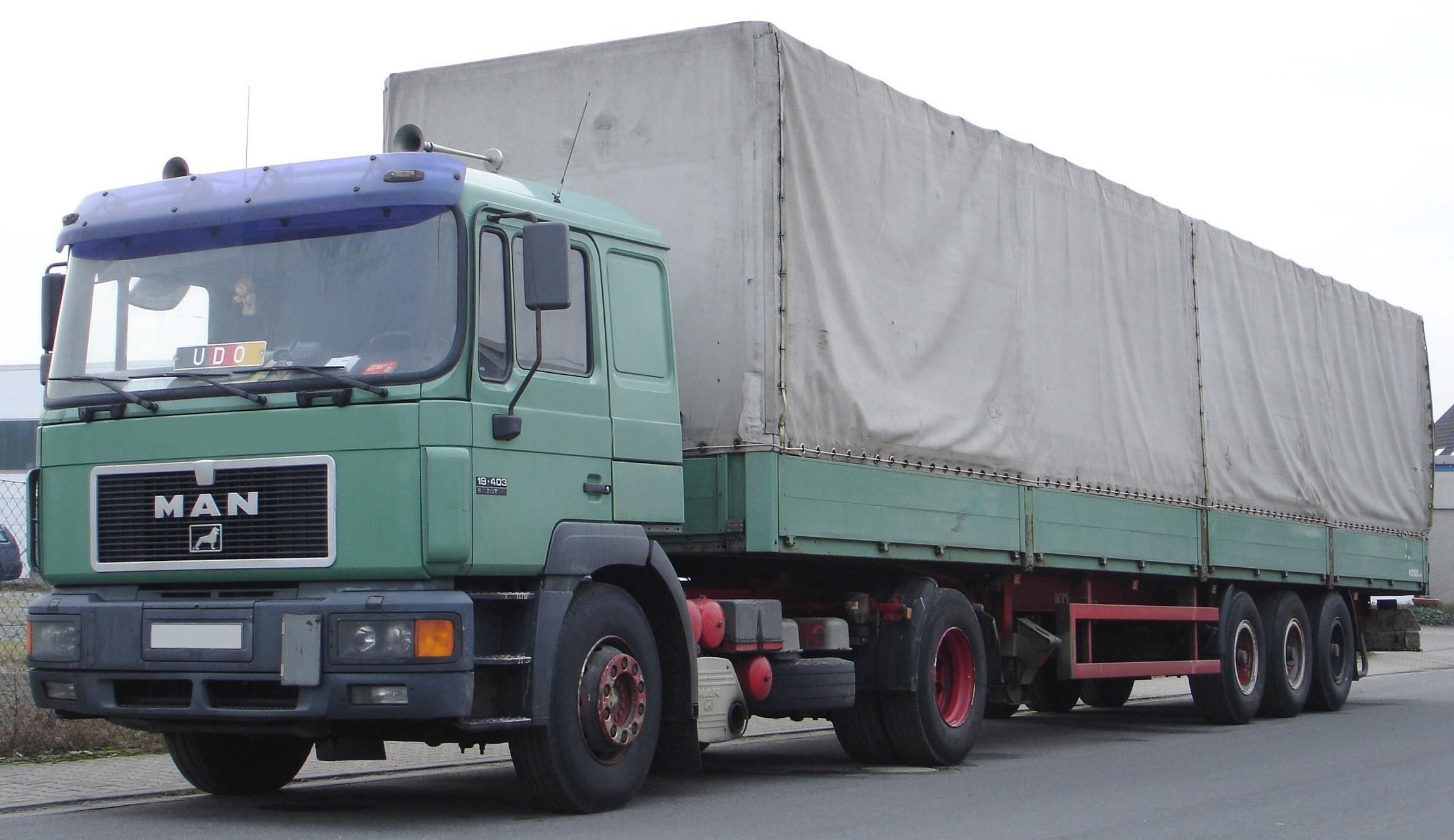 Магистральный тягач MAN F2000