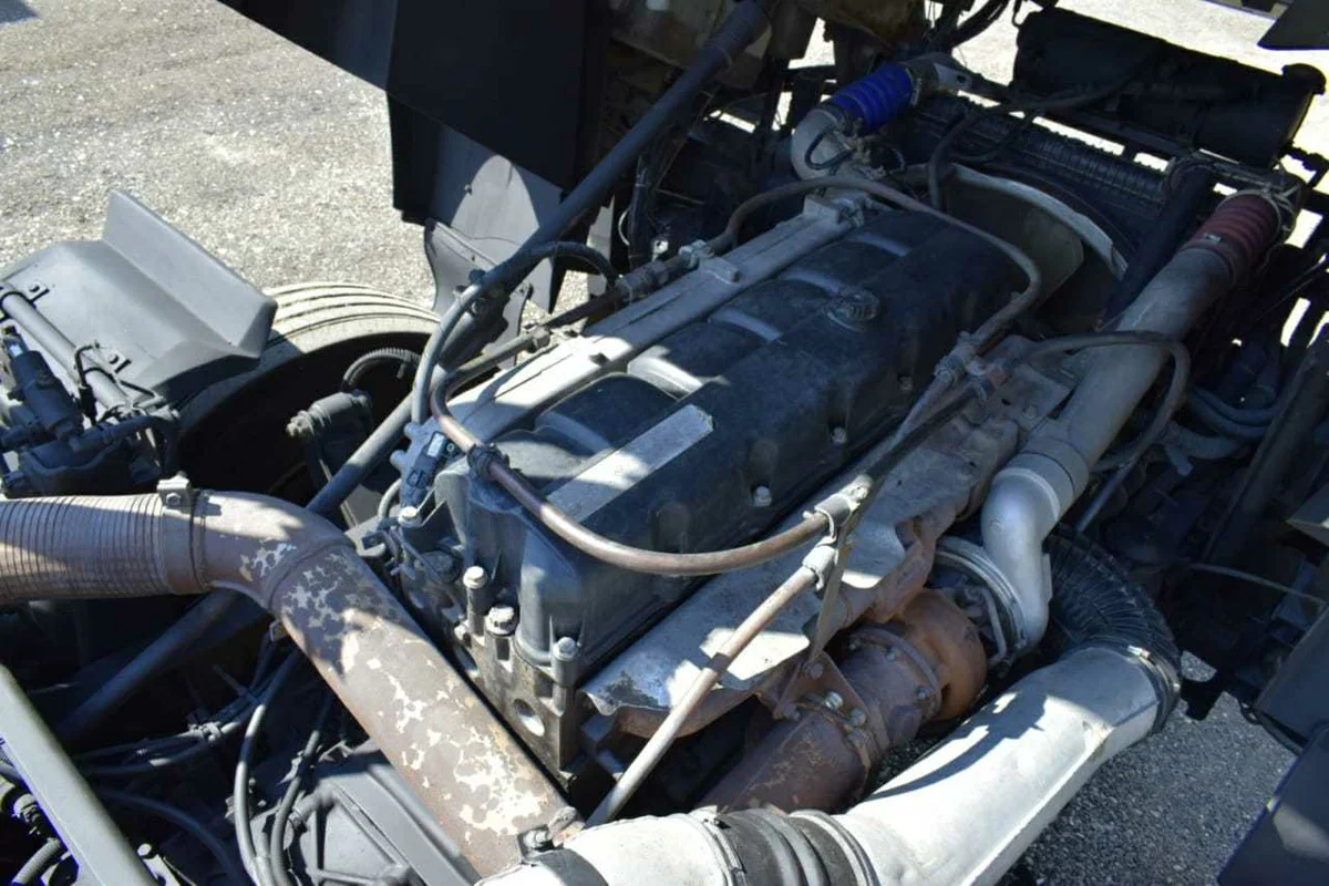 Седельный тягач МАЗ-643008