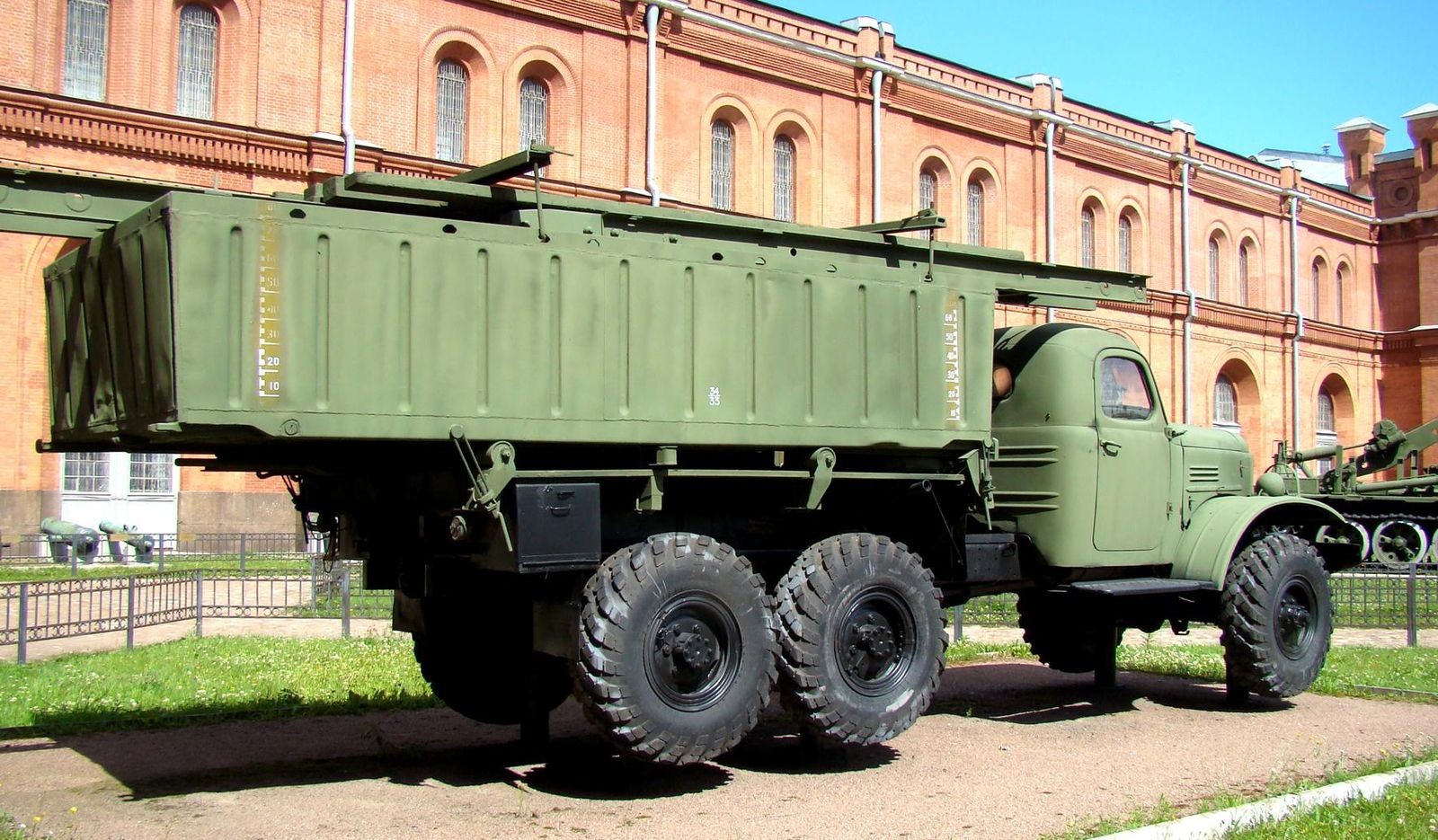 ЗИЛ-157