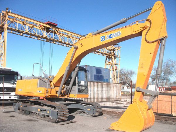 Гусеничный экскаватор XCMG