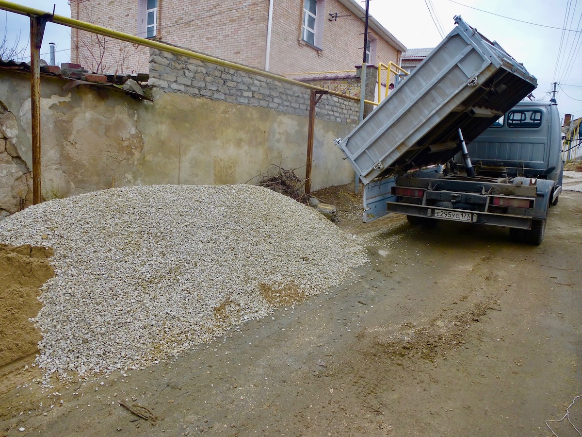 Грузовики-щеповозы