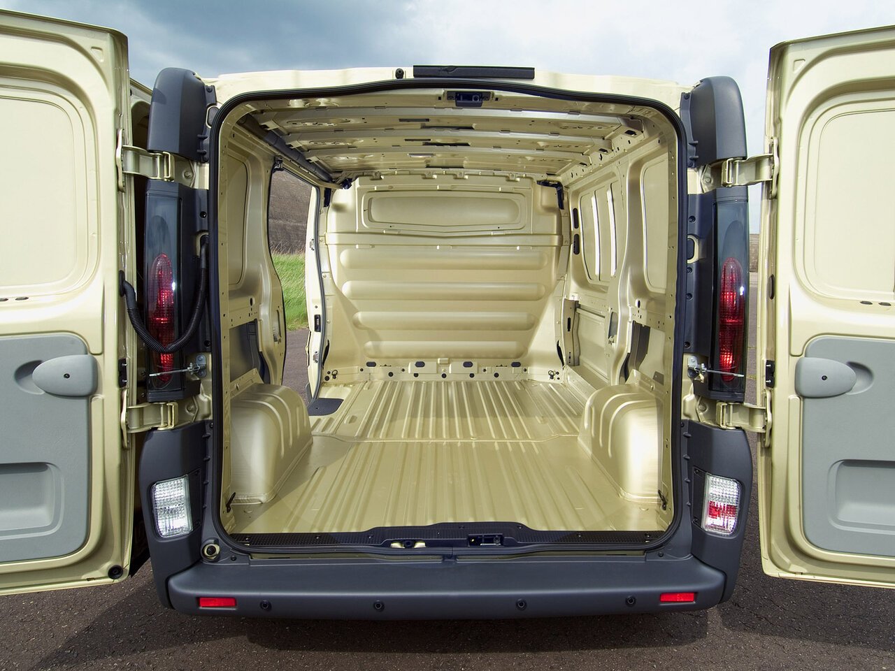 Грузовик Ниссан Примастар