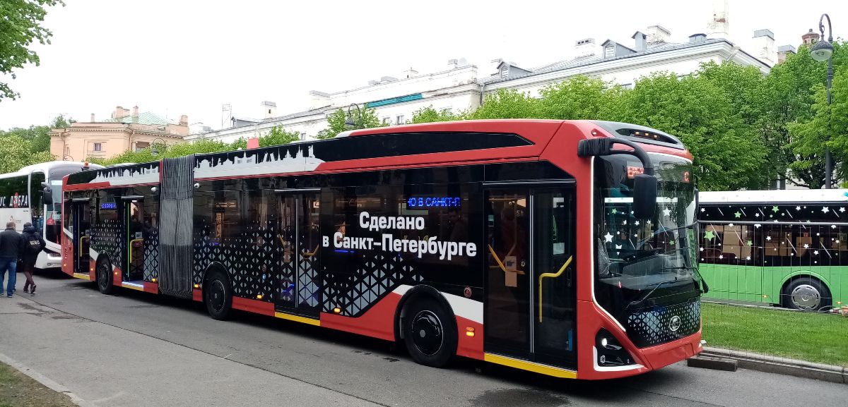Сочлененный электробус 6245 Пионер