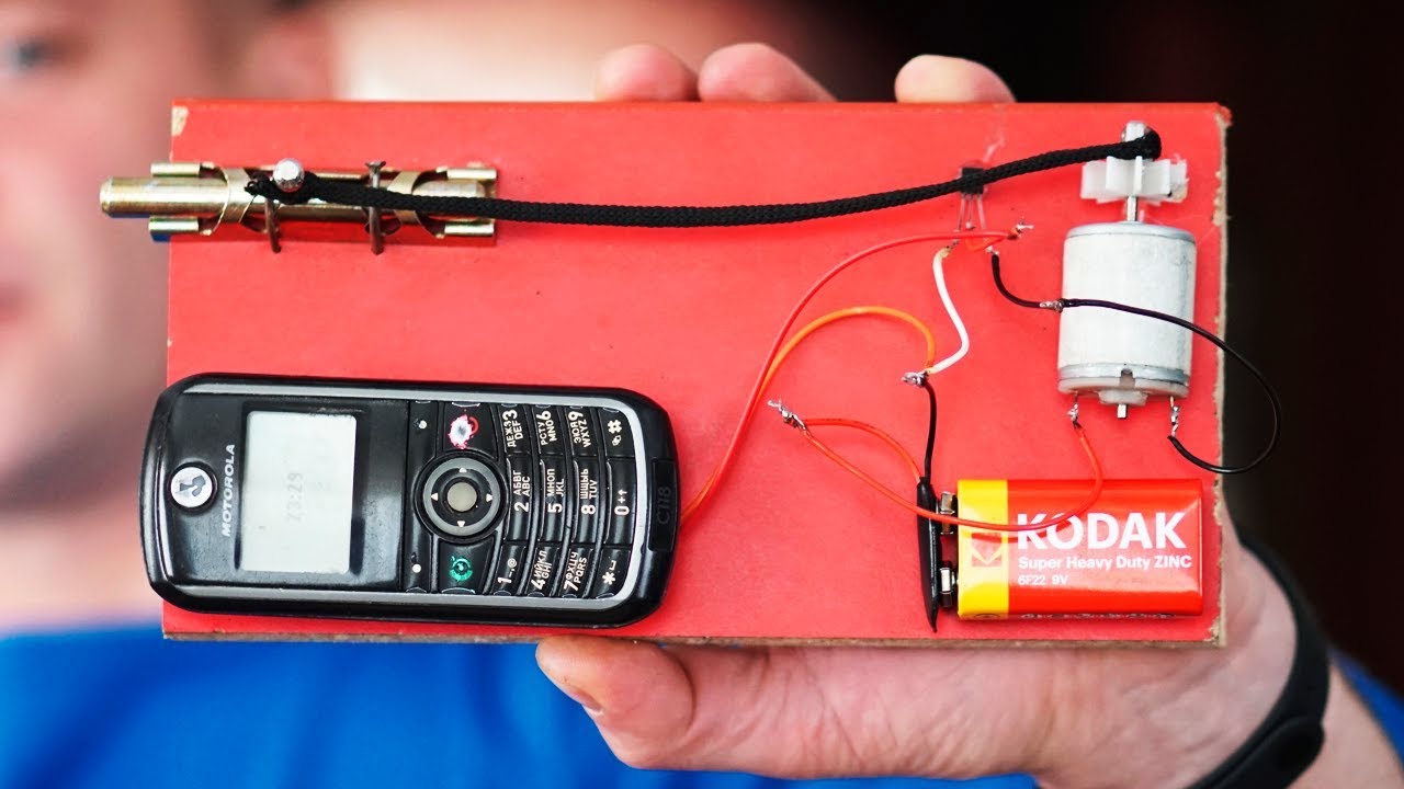 Спрятать в машине свой старый телефон