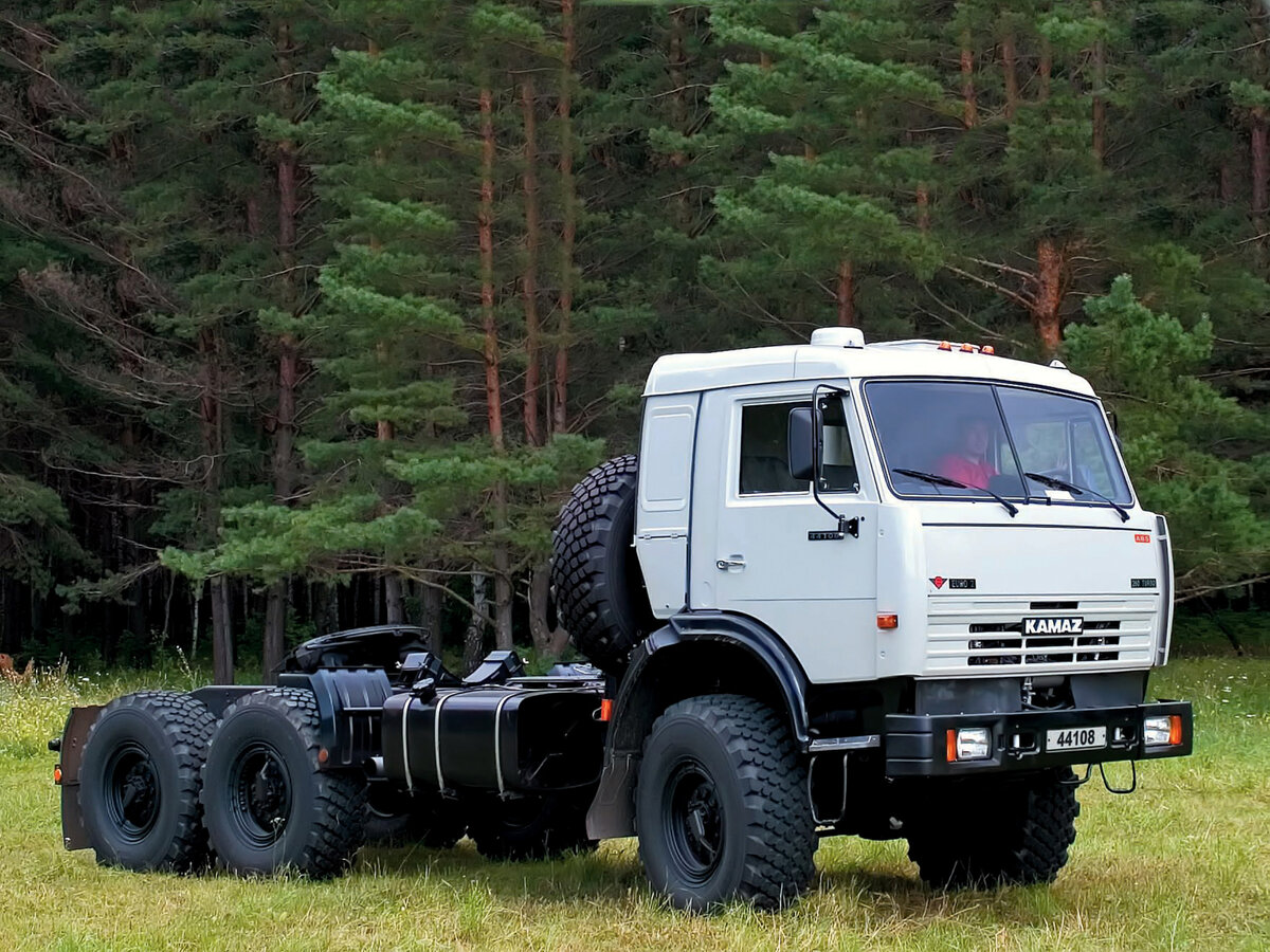 Седельный тягач КамАЗ 44108