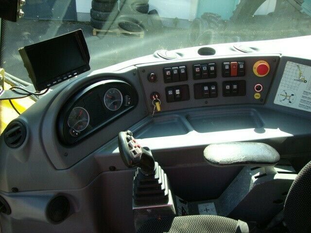 Шагающий экскаватор Menzi Muck