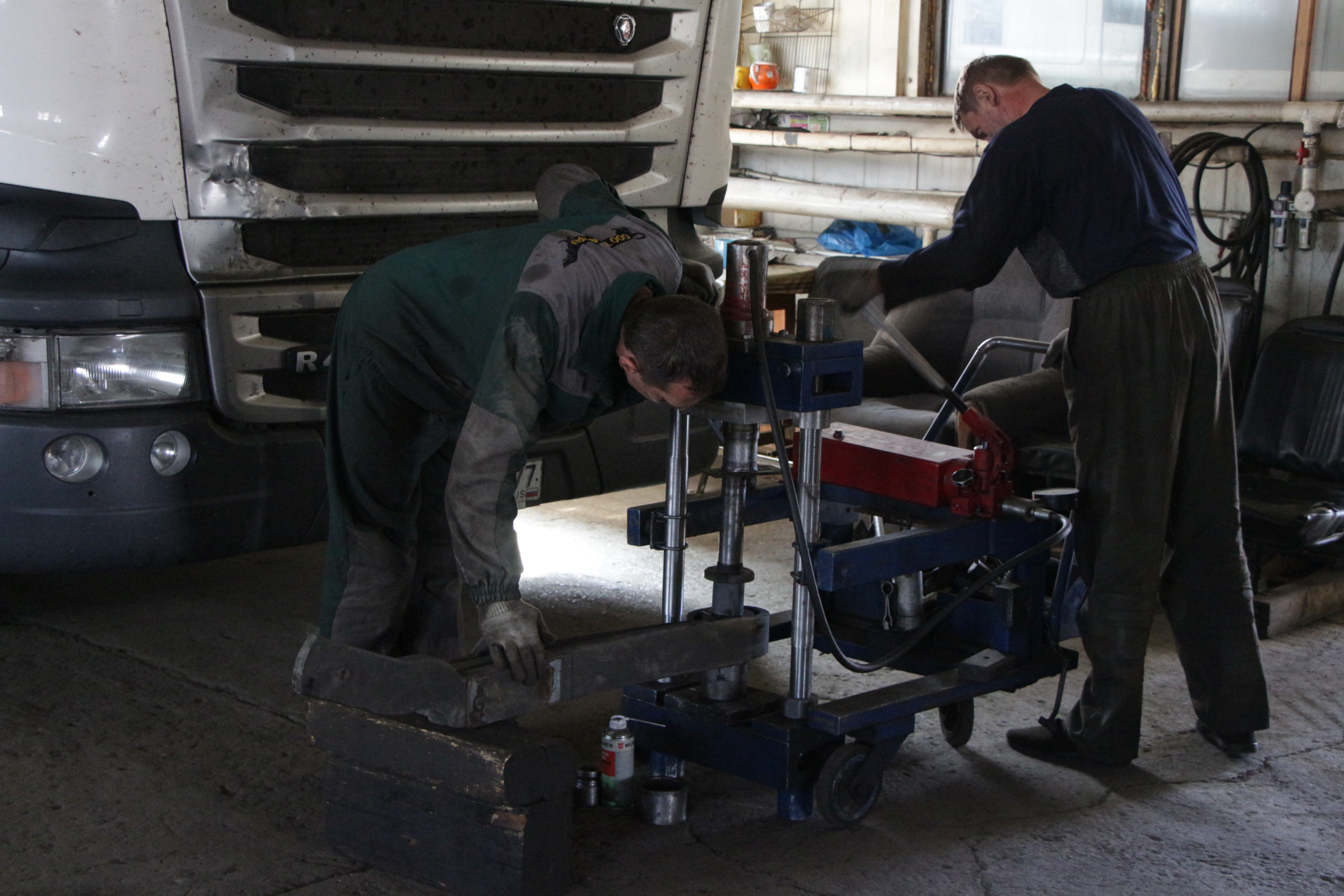 Оборудование для грузового автосервиса