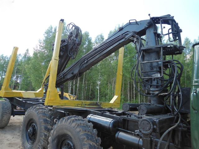 Лесовоз Урал-4320 с манипулятором