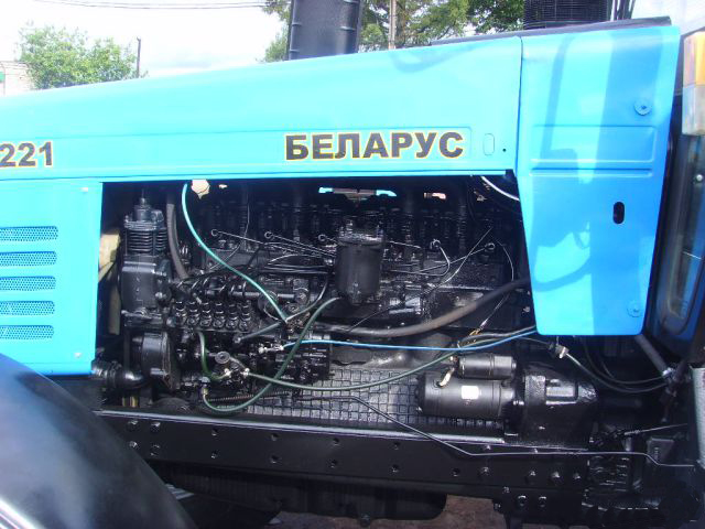 Трактор Беларус МТЗ-1221