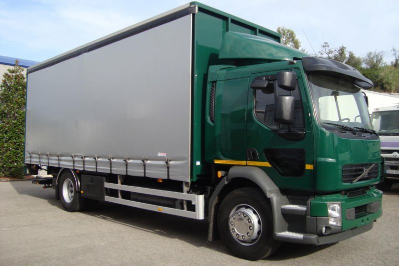 Грузовик Volvo FL7