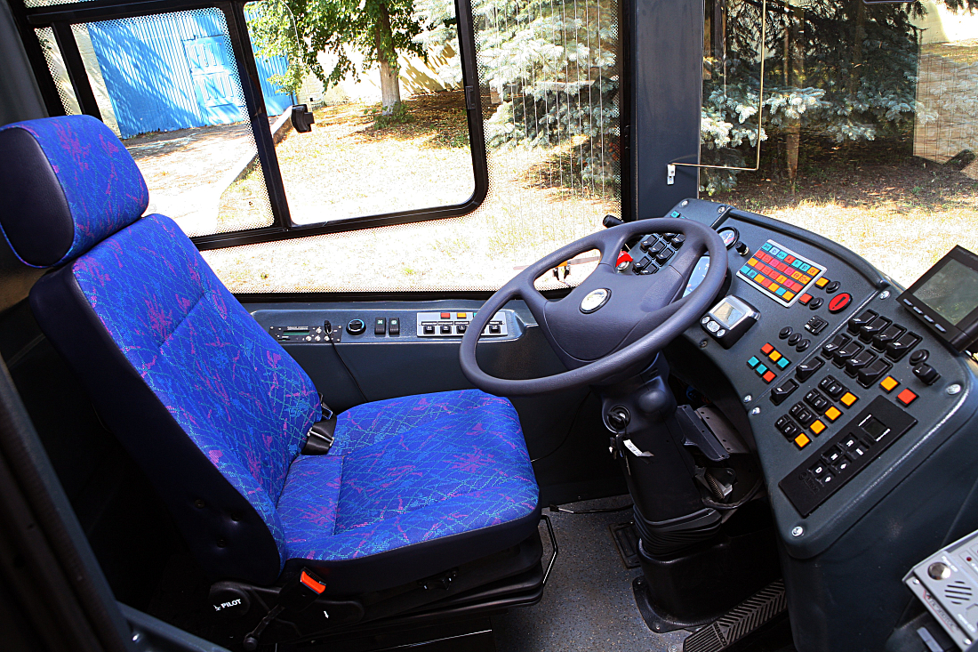 Рабочее место водителя Лиаз-6213