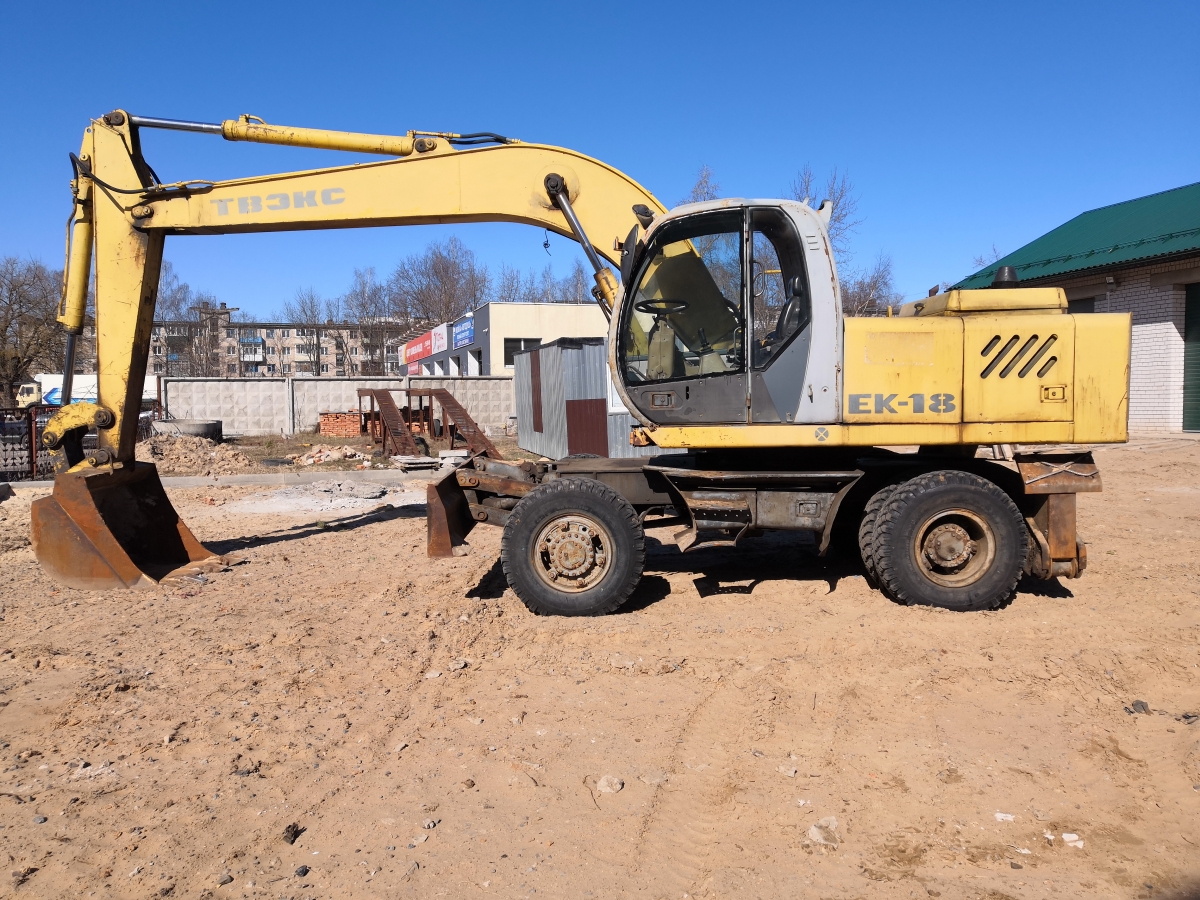 Экскаватор ТВЭКС ЕК-18